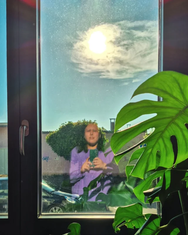 "after the rain, the ground hardens", said the nice philippina lady who welcomed us at a hotel buffet recently. very wise for 8:35 a.m.
•
•
#howtolivealife2025 #nothingisordinary #intercollective #ofsimplethings #subjectivelyobjective #everydayeverywhere #outofthephone